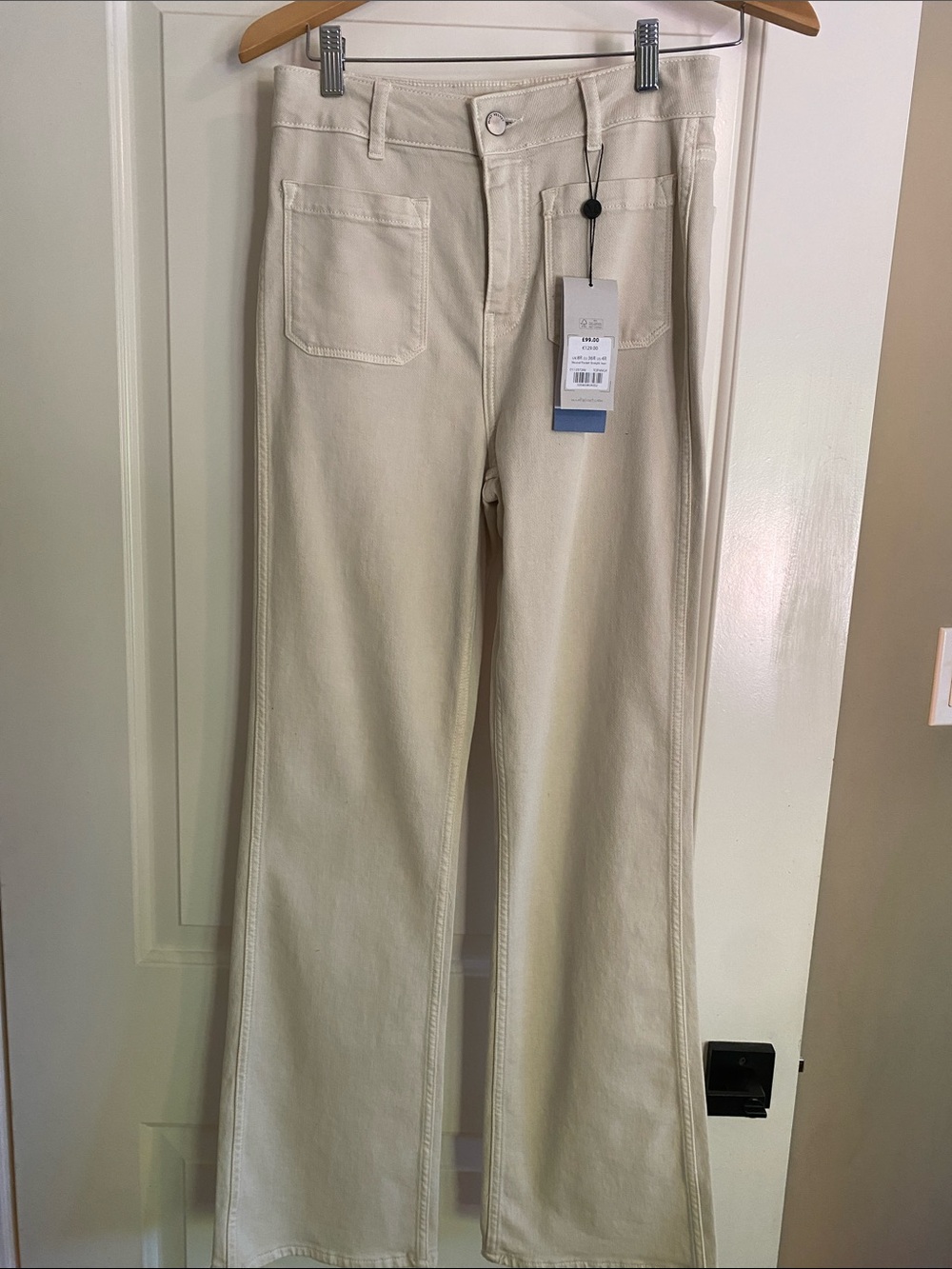 Mint Velvet Straight-Leg High-Rise Jeans in Cream